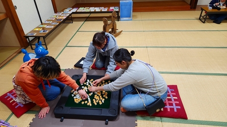 麻雀もできます。ルールも学べます。